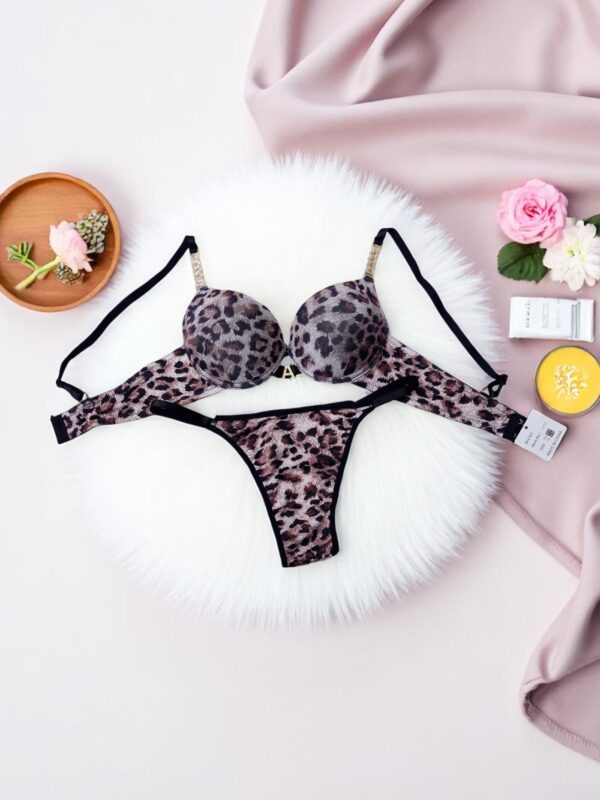 Chic Leopard Print Padded Seamless Bra