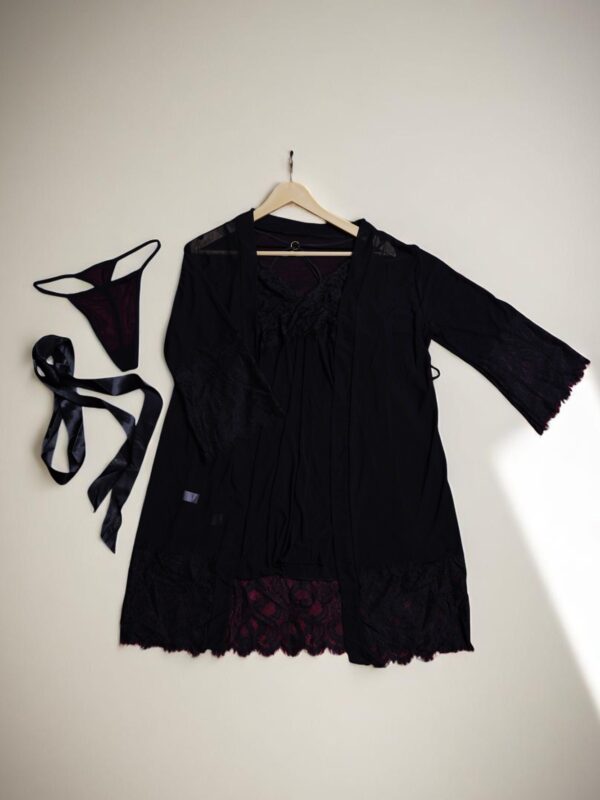Luxurious Black 4-Piece Lace Lingerie & Robe Set